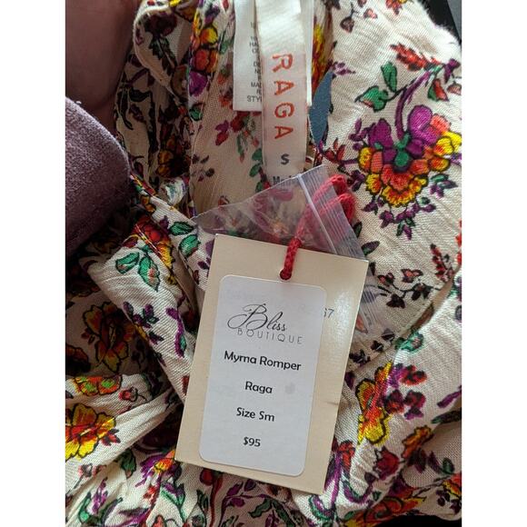 RAGA Women's Myrna Floral Open Back Romper Sz Small Sleeveless Ditsy Floral - Picture 7 of 8